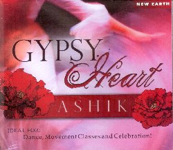 ASHIK :  GYPSY HEART  (NEW EARTH)

Mentre studiava filosofia all'universit di Oxford, Ashik si dedicava anche alla sua grande passione per il violino e la chitarra classica. In quegli anni fond il trio acustico Mythica la cui fusione di folk, blues e poesia ha lasciato il segno sulla scena musicale inglese tanto da essere proposto anche dall'emittente televisiva BBC. Ashik ha visitato molti paesi come America, Europa, India e Giappone e questi viaggi hanno lasciato un'impronta indelebile sulla sua musica che ha incorporato sonorit, temi e canzoni tradizionali di molti paesi. Il suo nuovo album, Gypsy Heart,  tutto da ballare! I brani proposti, tra cui alcuni originali di Ashik e pezzi appartenenti alla tradizione gypsy, hanno un inizio lento con un ritmo che cresce per arrivare alla fine in cui l'atmosfera diventa incontenibile, gioiosa ed energizzante. Con una strumentazione che comprende violini, viola, charango, whistles irlandesi, chitarra acustica ed elettrica, tastiere, basso elettrico, percussioni, dumbek e udu, Gypsy Heart  un album irresistibile che far ballare anche i pi reticenti.