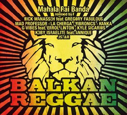 MAHALA RAI BANDA :  BALKAN REGGAE  (ASPHALT TANGO)

Sin dai primi anni �60 la musica giamaicana fa ballare il mondo con i suoi ritmi ska, rocksteady, reggae, dub e dancehall. Allo stesso modo, dopo la caduta del muro di Berlino, anche la musica gypsy rumena, con le sue enormi band di strumenti a corda e di ottoni, ha fatto conoscere alle altre culture il suo groove alternativo ed inimitabile. La pi� funky di tutte le band rom � senza dubbio la Mahala Rai Banda che con �Balkan Reggae� propone un divertente mix di funk e musica latina. Nel loro album best seller, �Ghetto Blasters�, i Mahala Rai Banda avevano gi� inserito il brano �Balkan Reggae� in cui i musicisti sperimentavano come violini, fisarmoniche e trombe si sposassero armoniosamente con i ritmi caraibici. Nel 2012, in occasione del cinquantesimo anniversario dell�indipendenza della Giamaica, Mahala Rai Banda chiese ad alcuni dj giamaicani di fare dei remix dub del loro brano che sarebbero poi stati raccolti nell�omonimo album. Hanno partecipato al progetto Mad Professor, il leggendario produttore giamaicano di casa a Londra che ha lavorato con Lee Perry ed i Massive Attack, Nick Manasseh, Jstar, G-Vibes, Vibronics, Kanka e gli artisti dell�etichetta Asphalt Tango La Cherga e Koby Israelite. Reggae in Romania? Perch� no?