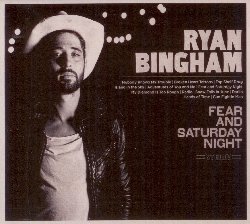 BINGHAM RYAN :  FEAR AND SATURDAY NIGHT  (WRASSE)

Ryan Bingham, nuova superstar del country americano, ha bisogno di pace e tranquillit per scrivere: dopo il clamoroso successo mondiale del suo precedente album Junky Star uscito nel 2010, per comporre il suo nuovo disco Fear and Saturday Night si  trasferito in un vecchia roulotte sulle montagne della California. Questa esperienza, dice il compositore mi ha dato lo spazio ed il tempo per attingere da me stesso. Lass ero in completa solitudine. Il musicista si trovava invece nel retro di un furgone nel Nord Dakota quando scrisse The Weary Kind, una canzone che divenne il fulcro del film del 2010 Crazy Heart con Jeff Bridges, pellicola che gli fece guadagnare un Academy Award, un Golden Globe ed un Grammy, portandolo alla ribalta della scena musicale. Registrato in gran parte dal vivo con una nuova band e sotto la guida del produttore Jim Scott, Fear and Saturday Night inizia con Nobody Knows My Trouble, una ballata autobiografica che parla di come sopravvivere ad un passato doloroso, trovando la redenzione nelle corde di una chitarra e nel ritmo della strada, insieme all'amore della propria vita. Adventures of You and Me  caratterizzata dal ritmo della slide guitar e descrive una coppia di disadattati che viaggiano insieme, mentre Island in the Sky riprende il tema del viaggio come mezzo di salvezza. In tutto l'album Ryan Bingham si rivolge al suo passato con una grazia poetica. Radio racconta come affrontare i momenti difficili che sembrano non volersene andare, alla ricerca di un posto sicuro per dare un senso alla vita e della forza di rimanere sulla giusta strada nonostante tutto, mentre Hands of Time descrive l'accettazione del passato e parla di come andare avanti con grinta e determinazione. In Broken Heart Tattoos, un ballata malinconica scritta per un bimbo mai nato, il compositore immagina il genitore che sarebbe potuto essere. Tuttavia il momento pi commovente dell'album arriva con la traccia Fear and Saturday Night quando Bingham canta: Non ho paura di niente, tranne che di me stesso. Tutte queste dure lezioni di vita imparate sia attraverso momenti positivi che negativi, hanno reso Bingham l'uomo che  oggi e Fear and Saturday Night  il ritratto pi autentico, personale e profondamente toccante di un musicista che ha sentito la necessit di guardarsi dentro e condividere con il suo pubblico ogni emozione.