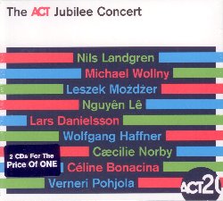 ACT FAMILY BAND :  THE ACT JUBILEE CONCERT  (ACT)

Per celebrare il suo ventesimo anniversario l'etichetta tedesca Act ha organizzato una settimana di concerti nelle più importanti sale in Germania (Philharmonie a Berlino, Muffathalle a Monaco di Baviera, Tonhalle a Duesseldorf e Laeiszhalle ad Amburgo). Ad animare i concerti una all-star band composta da nove musicisti tra i più rappresentativi della scuderia Act: Nils Landgren (trombone e voce), Celine Bonacina (sax baritono), Verneri Pohjola (tromba), Michael Wollny (piano), Nguyen Le (chitarra), Lars Danielsson (contrabbasso), Wolfgang Haffner (batteria), Caecilie Norby (voce) e Leszek Mozdzer (piano). Registrato dal vivo durante tre dei quattro concerti celebrativi, questo doppio cd vuole rendere omaggio alla storia di questa prestigiosa etichetta che ha saputo in pochi anni diventare un punto di riferimento nel panorama jazzistico europeo e mondiale. I nove artisti si alternano sul palco in diverse formazioni per poi riunirsi nel brano finale, un omaggio ad Esbjorn Svensson, l'artista scomparso quattro anni fa che con il suo lavoro ha segnato profondamente la storia di casa Act e quella del jazz in generale.