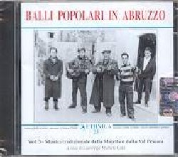 VARIOUS :  BALLI POPOLARI IN ABRUZZO VOL. 3  (ETHNICA)

Lungo le sue pendici e soprattutto nella fascia collinare orientale che degrada verso il mare Adriatico, si  conservata una variegata memoria di balli diversi, molti dei quali ora rimossi dalla pratica festiva del ballo ma che hanno segnato la biografia musicale dei suonatori pi anziani, raccolti in questo Balli Popolari in Abruzzo vol. 3. La provincia di Chieti che sino al ventennio fascista comprendeva gran parte dell'attuale provincia di Pescara, rimane l'area abruzzese pi fertile e pi tenace nella frequentazione di forme espressive folkloriche, tant' che la si pu considerare una specie di scrigno di importanti reperti storici. Sotto l'aspetto organologico, anche in questa area l'organetto (o fisarmonica diatonica) si  imposto nell'ultimo secolo con una capillarit sorprendente, eliminando spesso altri strumenti, grazie alla sua costituzione semi-industriale, alla comodit d'uso e all'autosufficienza melodica ed armonica. Ma qua e l si trovano suonatori di liuteria (violino, mandolino, chitarra, banjo, contrabbasso), di flauti, di armonica a bocca o di strumenti bandistici (ottoni). Si ritrovano tracce di presenza del tamburello, che veniva suonato nella maniera 'adriatica', cio con la punta delle dita. Il ruolo ritmico del tamburello  stato recepito dal tamburo a bacchette (rullante) e dalla grancassa. Pi raro  il tamburo a frizione, adoperato per le questue di Sant'Antonio Abate o del Carnevale. Tra i balli regna incontrastata la saltarella, ballo regionale per eccellenza, che viene per danzata secondo le zone in forme sensibilmente diverse. La saltarella del chietino  una danza in coppia tra le pi faticose del panorama italiano perch basata su continui giri con passo di galoppo laterale, rotazioni e passi frontali. La bella rosa, di probabile origine tardo Rinascimentale,  una danza ormai da tempo in disuso, basata - secondo la ricostruzione di un anziano suonatore - su vari tipi di riverenze e sulla catena in cerchio. Interessante  la conservazione di un ballo di chiara derivazione dalla dominazione Aragonese, la cotta, che italianizza anche nella dominazione la jota iberica. Anche il ballo della sala si ritrova al limite dell'area frentana, danza testimoniata gi nel XIV sec. da Boccaccio. In un'enclave ristretta compare anche la ballarella, danza attestata in genere pi a sud, fra Molise e basso Lazio. Balli di sala ottocenteschi, un tempo di ambiente aristocratico poi discesi in quello popolare, sono lu tre pass, la polka fiorata, lu denz, lu sciott o lu scoss (della famiglia dello scotis o schottish di altre regioni) e la quadriglia. Attualmente per i generi coreutici pi usati nelle feste di paese sono quelli legati che da qualche decennio vanno sotto il nome di 'ballo liscio': valzer, polka, mazurka, ritmo e tango.