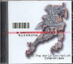 TWINTONE :  THE WORLD DOMINATION ENTERPRISES  (POSITION CHROME)

Terzo album su Position Chrome per Volker Thief aka Twintone che si appresta a conquistare i dancefloors internazionali con il suo drum'n'bass fondamentalista che  diventato tra i pi apprezzati tra i culturi delle sonorit jungle: un fulmicotonico future-funk con bassi roboanti e percussioni a serpente a sonagli per movimentare le piste dei locali pi all'avanguardia.