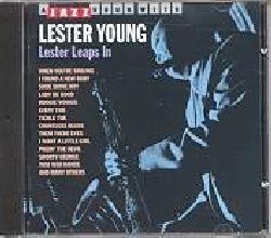 YOUNG LESTER :  LESTER LEAPS IN  (JAZZ HOUR)

low-price - Lester Leaps In propone una selezione di brani con assoli meravigliosi registrati negli anni '30 con l'orchestra di Count Basie e con formazioni pi piccole: si pu anche apprezzare la voce di Billie Holiday, amica di Lester Young per tutta la vita. Quando Lester mor nel 1959, lei lo segu poco dopo avendo perso ogni scopo nella vita senza 'The President'. La tromba e la cornetta sono stati strumenti determinanti sin dall'inizio della storia del jazz: i re del primo jazz furono infatti Bolden, Oliver, Armstrong e Beirderbecke. Ma negli anni '30 il sax si impose come il nuovo sound del jazz, in particolare il sax tenore che ha continuato la sua ascesa per tutto il XX secolo. Furono due gli afro-americani a costruire la tradizione sassofonistica jazz: Coleman Hawkins e Lester Young, ciascuno con il proprio caratteristico stile diventato poi scuola per generazioni di musicisti. Se da un lato c'era il possente stile di Hawkins, dall'altro la sofisticata semplicit e la leggerezza di Lester Young hanno creato un seguito di musicisti a lui ispirati come Stan Getz, Lee Konitz e Zoot Sims. Alla fine degli anni '30 il suo stile era considerato rivoluzionario ed in effetti 'The President' fu una delle figure che maggiormente influenzarono lo sviluppo della musica jazz. Anche oggi la gran parte dei sassofonisti invidia l'incredibile fraseggio ed il superbo dono di saper creare melodie immortali: il suo repertorio  diventato propriet comune dei jazzisti di tutte le generazioni dimostrando l'enorme ruolo di Lester Young nella storia del jazz. Lester Leaps In  un'occasione ideale per passare un'oretta in compagnia di uno dei giganti del jazz.