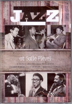 VARIOUS :  DVD / JAZZ AT SALLE PLEYEL  (IMMORTAL)

Registrato a Parigi nel 1960, il dvd Jazz at Salle Pleyel ha riunito alcuni dei pi grandi musicisti ed innovatori della scena musicale jazz. Lo spettacolo inizia con J.J. Johnson e Stan Getz e si chiude con Dizzy Gillespie. Nel mezzo si possono ascoltare ed ammirare Jo Jones, Louis Hayes, Cannonball Adderley, Nat Adderley, Sam Jones, Benny Carter, Roy Eldridge, Coleman Hawkins, Don Byas, Lalo Schifrin ed altri ancora. Tra le tante meraviglie che si trovano in Jazz at Salle Pleyel, vale la pena sottolineare l'interpretazione alla tromba di Gillespie di Caravan, opera firmata da Duke Ellington. Indiana mette insieme il trombettista Roy Eldridge, il sax alto di Benny Carter e Coleman Hawkins al sax tenore. I fratelli Adderley infiammano l'atmosfera con tre brani, il pi coinvolgente dei quali  sicuramente The Chant di Victor Feldman. Jazz at Salle Pleyel offre al pubblico la possibilit di vedere ed ascoltare le indimenticabili interpretazioni di veri fuori classe del panorama jazz internazionale.