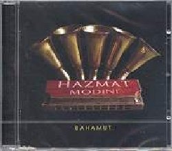 HAZMAT MODINE :  BAHAMUT  (JARO)

Hazmat Modine  una delle band newyorkesi pi originali dei nostri tempi. Il loro mix di puro blues, swing, klezmer, New Orleans r&b, country, gypsy e rocksteady ha dato vita ad un fenomeno musicale unico e travolgente. Attraverso uno stile innovativo, arricchito anche dall'utilizzo di particolari strumenti musicali come lo sheng (antico organo a bocca cinese), gli Hazmat Modine hanno creato un incrocio sonoro che rende il loro sound davvero originale e penetrante. La band  formata da un duo di armoniche (Wade Schuman e Randy Weinstein), dal suonatore di tuba funky Joseph Daley, dai chitarristi Michael Gomez e Pete Smith, dal trombettista Pam Fleming ed dal batterista Rich Huntley. Gli Hazmat Modine reggono un  groove ardente dietro la voce graffiante e blues di Schuman che possiede un'energia ed una passionalit fuori dal comune. Le poche cover che usano sono eclettiche e scelte con cura. Comprendono brani di Slim Gaillard, Jimmy Rogers, Jaybird Coleman o Irving Berlin. Non  facile mantenere un'identit musicale quando si incrociano stili e generi diversi, ma a quanto pare  proprio questa la prerogativa che ha fatto di questo gruppo un fenomeno di stile riconosciuto in tutto il mondo.