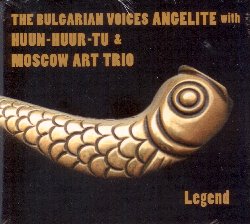 BULGARIAN VOICES ANGELITE / HUUN-HUUR-TU / MOSCOW ART TRIO :  LEGEND  (JARO)

Il superamento dei confini musicali, sia tradizionali che contemporanei,  un aspetto essenziale di questo progetto unico che coinvolge complessivamente 28 musicisti. Nato da un'idea di Mikhail Alperin, il progetto esplora le affinit e le differenze tra il folklore russo, bulgaro e tuvano attraverso tre gruppi che hanno fatto della sperimentazione e della ricerca folkloristica un loro marchio di fabbrica: il coro The Bulgarian Voices Angelite, gli Huun-Huur-Tu e il Moscow Art Trio. Dopo il primo cd nato da questa idea (Fly, Fly My Sadness del 1995 con The Bulgarian Voices Angelite e gli Huun-Huur-Tu) il compositore Mikhail Alperin aveva gi ampliato il concetto fino ad abbracciare una prospettiva pi globale. Di conseguenza, l'attenzione inizi ad essere rivolta non solo alla musica popolare delle regioni in questione, ma anche ad elementi contemporanei che vennero posti allo stesso livello di quelli folkloristici. Invitare il Moscow Art Trio ad unirsi al progetto fu la logica conseguenza di questo sviluppo. La registrazione di un secondo cd (Mountain Tale del 1998) avvenne poco dopo. Da quel momento il progetto  stato presentato nelle sale da concerto di tutto il mondo. Questo doppio cd intitolato Legend propone per la prima volta il programma integrale del concerto che ha affascinato il pubblico di tutto il mondo. Il cd  stato registrato dal vivo al Sava Center di Belgrado nel maggio del 2004.