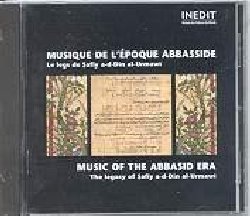 VARIOUS :  LEBANON - MUSIC OF THE ABBASID ERA / THE LEGACY OF SAFIY A-D-DIN AL-URMAWI  (INEDIT)

La tradizione musicale classica dell'oriente arabo si  formata durante i primi tre secoli dell'Islam, tra Medina (capitale dei primi quattro califfi 632-661), Damasco (capitale della dinastia Umayyad 661-750) e Baghdad (capitale della dinastia Abbasid 750-1258). La musica del periodo Abbasid  caratterizzata dall'uso del liuto oud che sembra essere una sintesi tra il liuto barbat della dinastia Sassanid ed il popolare mizhar. Questo strumento  composto da una grande cassa armonica a forma di mandorla, un manico stretto e corto marcato da sbarrette trasversali e quattro corde. In Lebanon - Music of the Abbasid Era / The Legacy of Safiy a-d-Din al-Urmawi, il violinista e musicologo Nidaa Abou Mrad ed il suo ensemble dell'universit Antonine (Libano) ha riportato in vita gli ultimi brani scritti di Safiy a-d-Din al-Urmawi (1294), uno dei pi raffinati studiosi ed interpreti della musica del periodo Abbasid. La figura di Safiy a-d-Din al-Urmawi (1294) e la sua eredit occupano uno spazio importante nella storia della tradizione musicale classica dell'oriente arabo, persiano e turco: egli fu un famoso teorico musicale, capo dei copisti incaricati di trascrivere brani musicali, nonch primo cantante per al-Musta'sim (1243-1258), l'ultimo califfo della dinastia Abbasid. Questo album di casa Inedit  stato creato per riportare in vita alcune creazioni di Safiy a-d-Din al-Urmawi: i sei brani proposti, probabilmente esercizi per neofiti della musica, fanno parte dell'ultimo capitolo del Libro dei Cicli, uno scritto teorico del maestro dove analizza le caratteristiche della musica dell'era Abbasid. L'ensemble di musica classica araba dell'universit lbanese di Antonine che ha anche provveduto a fare la trascrizione della notazione originale in quella europea, offre un'interpretazione strumentale e vocale ancorata alle antiche tecniche arrivate fino ai nostri giorni grazie all'apporto di studiosi come Safiy a-d-Din al-Urmawi. Lebanon - Music of the Abbasid Era / The Legacy of Safiy a-d-Din al-Urmawi  un superbo documento, un esempio di grande ricostruzione storica, arricchito da un libretto con dettagliate informazioni sulla musica dell'era Abbasid.