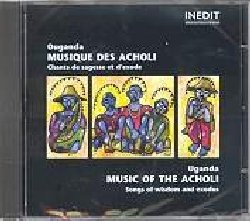 WATMON AMONE ENSEMBLE :  UGANDA - MUSIC OF THE ACHOLI / SONGS OF WISDOM AND EXODUS  (INEDIT)

Gli Acholi sono un popolo originario dell'area che lambisce il confine tra il Sudan meridionale e l'Uganda del nord. Stretti nella morsa tra forze governative e movimenti contro il governo sin dalla met degl anni '80, due milioni di Acholi sopravvivono meglio che possono nei campi di rifugiati nell'Uganda settentrionale, colpiti da povert e carestie, o sono costretti a scegliere la via dell'esilio. Come in molte altre comunit africane, anche nella cultura acholi le tradizioni orali e la musica hanno sempre goduto di una posizione privilegiata. Registrato in occasione della partecipazione del Watmon Amone Ensemble al decimo festival dell'immaginario alla Maison des Cultures du Monde di Parigi, Uganda - Music of the Acholi / Songs of Wisdom and Exodus  dedicato al patrimonio culturale di questo straordinario popolo. Il repertorio, basato sul canto e la musica di gruppo, focalizza l'attenzione dell'ascoltatore su una tradizione in costante evoluzione. Al fine di raccontare la difficile situazione attuale degli Acholi, mantenendo allo stesso tempo una certa leggerezza, i musicisti del Watmon Amone Ensemble hanno attinto alla propria letteratura orale ed hanno composto brani in cui raccontano la quotidianit della propria esistenza. Pur non essendo rigida, la musica acholi rimane comunque fedele ad alcuni principi fondamentali come la presenza di motivi melodici pentatonici ed un sistema di composizione ciclico con risposta vocale. Il gruppo Watmon Amone, fondato nel 1992,  il pi importante di tutta l'Uganda e si pone come scopo quello di mantenere in vita la propria cultura tradizionale che,  in citt come Kampala o nello squallore dei campi di rifugiati, sta andando persa. Una fotografia fatta nel 1879 e custodita al Pitt Rivers Museum di Oxford ritrae tre musicisti acholi seduti davanti ad una capanna mentre suonano il fluto olweto, la cetra nanga e l'arpa adungu: questi strumenti esistono ancora e vengono utilizzati dai musicisti della formazione, insieme al lamellofono lokeme, per interpretare melodie di rara bellezza. Uganda - Music of the Acholi / Songs of Wisdom and Exodus  dedicato ad un patrimonio musicale vivente che testimonia l'antica saggezza ed i tristi eventi che da sempre accompagnano la vita di questa popolazione. L'album  impreziosito da un libretto con interessanti informazioni sulla cultura e la storia degli Acholi.