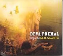 DEVA PREMAL :  SINGS THE MOOLA MANTRA  (MEDIAL)

Il nuovo album della best seller Deva Premal, Sings the Moola Mantra,  la celebrazione dell'energia maschile e femminile: Deva Premal ed il suo fedele compagno Miten hanno scoperto questo mantra durante un loro soggiorno indiano presso l'universit Oneness vicino alla citt di Chennai. Il movimento spirituale Oneness  stato ispirato da Sri Bhagavan ed Amma ed ha avuto origine nell'India meridionale durante gli anni '90. Tale movimento si rivolge a tutti senza distinzioni, proponendo un messaggio di unit ed amore fra gli esseri umani, con la possibilit di attuare una grande trasformazione dentro di s, risvegliando la propria coscienza. Sotto l'attenta direzione di Ben Leinbach, conosciuto per le sue splendide produzioni con Jai Uttal, Sings the Moola Mantra prende forma grazie alla divina voce di Deva Premal che, insieme alle melodie di sitar, flauto bansuri, dotar (liuto), esraj (strumento ad arco), pianoforte e tabla, crea un affresco sonoro di rara bellezza. L'album vanta la presenza di importanti ospiti come Miten (canto), Jai Uttal (dotar), Manose, grande maestro nepalese di flauto bansuri, oltre a Kit Walker (pianoforte) e Benjy Wertheimer (esraj). Questo album propone un mantra che canta la vita in tutte le sue forme, trasmettendo all'ascoltatore la forza spirituale di tutte le manifestazioni dell'energia suprema che governa l'universo.