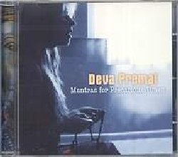 DEVA PREMAL :  MANTRAS FOR PRECARIOUS TIMES  (MEDIAL)

In tempi di grandi difficolt in cui l'uomo si sente smarrito e confuso, Deva Premal propone Mantras for Precarious Times, un nuovo album composto da sette mantra appositamente scelti tra quelli che meglio possono aiutare l'ascoltatore ad alleviare le proprie ansie. Secondo le sacre scritture vediche, il corpo umano  composto da 72.000 canali energetici detti nadis, 108 dei quali vengono considerati maggiori in quanto incontrano il cosiddetto cuore sacro (hrit padma). Ciascun mantra proposto da Deva Premal viene ripetuto 108 volte, la sessione prevista dal mala, una sorta di rosario tibetano fatto da 108 grani in legno di sandalo. I mantra scelti da Deva Premal sono brevi e questo ha il vantaggio di rendere pi semplice la memorizzazione e la loro pratica quotidiana. Mantras for Precarious Times  un sistema eccellente per ricariche le proprie batterie prima di affrontare una giornata di duro lavoro.