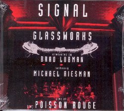 GLASS PHILIP :  GLASSWORKS  (ORANGE MOUNTAIN)

Glassworks fu l'album d'esordio di Philip Glass per una major: musiche originariamente composte per essere registrate in studio ma che, nel corso del tempo, sono diventate veri e propri 'classici' del repertorio dal vivo della Philip Glass Ensemble. Glassworks  un'opera in sei movimenti che Glass aveva composto per presentare la sua musica ad un'audience pi vasta ed affrancarsi dal ristretto ambito della musica classica contemporanea. A distanza di 30 anni dalla sua composizione, Glassworks non era mai stata suonata dal vivo a New York nella sua interezza e quando Signal, il nuovo astro nascente fra le ensemble classiche, chiese al direttore della Philip Glass Ensemble, Michael Riesman, di arrangiare questo classico di Glass per un concerto, il compositore non ha potuto che rallegrarsene. Il memorabile concerto si  tenuto il 12 aprile 2010 al Poisson Rouge di New York, il pi amato tra i locali della Grande Mela dedicati alla nuova musica, con l'ensemble Signal affiancata da Michael Riesman, diretti da Brad Lubman. Il concerto - interamente catturato nel cd Glassworks - propone l'omonima opera nella sua interezza oltre ad una splendida versione della colonna sonora di Glass Music in Similar Motion. Glassworks  un'altra imperdibile emissione dell'etichetta new-yorkese diretta da Philip Glass.