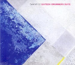 WEISS DAN :  SIXTEEN - DRUMMERS SUITE  (PI RECORDINGS)

Sixteen  Drummers Suite  latteso follow-up di Forteen, lacclamato album di Dan Weiss pubblicato da casa Pi che il New York Times ha definito una delle migliori uscite del 2013. Per Sixteen Dan Weiss ha aggiunto due ulteriori musicisti al suo large ensemble per dare al nuovo album un ancora pi ampio respiro: lensemble composta da sedici musicisti consiste di batteria, contrabbasso, chitarra, piano, synth, tre sassofoni, flauto, due tromboni, tre voci, arpa, glockenspiel, organo, tabla e percussioni. I pezzi si basano su specifiche parti di batteria suonate da sei grandi batteristi jazz  Max Roach, Elvin Jones, Philly Joe Jones, Tony Williams, Kenny Clarke e Ed Blackwell  che forniscono lispirazione per tutte le componenti melodiche, armoniche e ritmiche di questo nuovo lavoro. Le composizioni si combinano per insieme per formare ununica suite che riflette una specie di linea genealogica della batteria nel jazz. Sixteen  anche unesplorazione di sonorit e strutture create da uninedita miscela di strumenti ed interpreti che spinge al di l dei confini gi noti le possibilit di un vasto ensemble in un contesto jazz.   Dan Weiss (composizione, batteria, tabla, percussioni vocali); Thomas Morgan (contrabbasso); Jacob Sacks (piano); Matt Mitchell (tastiere, piano, glockenspiel, organo, vibrafono); Miles Okazaki (chitarre, percussioni vocali); Stephen Cellucci (percussioni, percussioni vocali); Katie Andrews (arpa); Anna Webber (flauti); David Binney (sax alto); Miguel Zenon (sax alto); Ohad Talmor (sax tenore); Jacob Garchik (trombone, tuba); Ben Gerstein (trombone); Judith Berkson (voce); Lana Is (voce); Jen Shyu (voce).