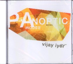 IYER VIJAY :  PANOPTIC MODES  (PI RECORDINGS)

Panoptic Modes  il terzo album di Vijay Iyer, il primo con la formazione che sarebbe diventata il suo veicolo per lungo tempo, un quartetto con Rudresh Mahanthappa al sax alto, Stephen Crump al basso e Derek Phillips alla batteria. I due album precedenti erano tentativi di integrare i concetti di avanguardia, India e M-Base che lo avevano formato come musicista e compositore. In Panoptic Modes il pianista continua il medesimo percorso riuscendo per a raggiungere un livello superiore in termine di visione artistica. Con questo nuovo quartetto (tre tracce sono in trio) Iyer continua a schivare a tutti i costi l'ovviet ritmica: la sua concezione armonica e formale  resa complessa da una composizione a volte eccessivamente difficile che per  resa in modo magistrale dagli imperturbabili musicisti del gruppo.