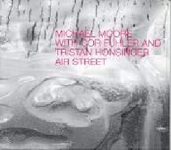 MOORE MICHAEL :  AIR STREET  (BETWEEN THE LINES)

Secondo album di Michael Moore per casa Between the Lines che continua il concetto del precedente lavoro Monitor anche utilizzando la medesima formazione che vede il clarinettista ed alto sassofonista affiancato da Cor Fuhler (piano, organo Hammond e keyolin - strumento autocostruito che sta a met strada tra violino e pianoforte) e Tristan Honsinger (violoncello). Air Street  una stradina del centro di Londra ed effettivamente l'inizio di questo nuovo album di Moore  molto 'british', con un'introduzione che ricorda melodicamente il gruppo inglese della Penguin Caf Orchestra...  Il paragone tuttavia si ferma subito visto che la musica di questo trio si differenzia totalmente da quella di qualsiasi altra formazione: Air Street  musica da camera assimilabile alla grande tradizione della musica improvvisativa olandese. Sin da quando una serie di musicisti americani si traferirono in Olanda, Michael Moore fa parte del ristretto circuito della avantgarde scene olandese: un virtuoso dell'improvvisazione che ha gi dato splendida prova di s in gruppi come il leggendario Clusone 3 (insieme a Ernst Reijseger e Han Bennink) e che riesce ancora una volta ad impressionarci con le sue idee assolutamente originali e brillanti. Sfortunatamente i Clusone 3 non esistono pi, ma il trio di Michael Moore - come egregiamente dimostra Air Street -  perfettamente in vita e gode di ottima salute...