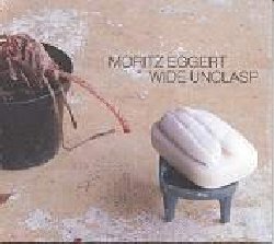 EGGERT MORITZ :  WIDE UNCLASP  (BETWEEN THE LINES)

Pianista e compositore, Moritz Eggert usa un'ironia gentile per creare l'ideale colonna sonora dei poemi esistenziali della poetessa americana Anne Sexton, morta suicida nel 1974: Eggert ha uno spirito infaticabile ed  alla continua ricerca di nuove sfide musicali. Dopo aver ricevuto numerosi premi per le sue composizioni per teatro, opera e balletto, aver collaborato con Steven Bernstein alla colonna sonora del film di Robert Altman Kansas City e suonato con alcuni dei musicisti di maggiori rilievo della scena classica contemporanea, Eggert parte per nuove spiagge e realizza il sogno che accarezza da tempo pubblicando l'evocativo album di pianoforte jazz Wide Unclasp, un fortunato esordio per casa Between the Lines.