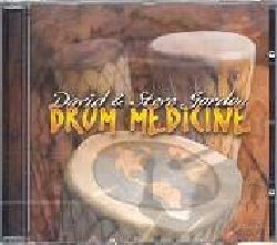 GORDON DAVID & STEVE :  DRUM MEDICINE  (PRUDENCE)

I fratelli David e Steve Gordon invitano l'ascoltatore a seguirli in un viaggio alla scoperta della cultura musicale sciamanica. Drum Medicine mescola, in modo del tutto originale, le percussioni tribali dei Nativi americani insieme a flauto, chitarra acustica, tastiere, voci e suoni della natura. Questa coppia di musicisti ha il grande merito di aver racchiuso in un album l'essenza del folklore dei Nativi americani, raccontando, attraverso i loro ritmi, la cultura di questo straordinario popolo. Drum Medicine fonde elementi elettronici con ritmi tribali, superando le barriere della stessa elettronica per inaugurare uno spazio sonoro nuovo dove l'antico incontra il moderno. L'album  inoltre dotato di un libretto con preziose note, a volte in lingua Lakota, altre in inglese, su ciascun brano presentato. Best seller.