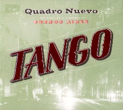 QUADRO NUEVO :  TANGO  (FINE MUSIC)

All'inizio del 2014 la formazione tedesco-austriaca Quadro Nuevo ha preparato le valigie per un nuovo viaggio: questa volta non si trattava di una tournee, ma di una spedizione alla scoperta di Buenos Aires. Nella capitale argentina i musicisti si sono mescolati ai loro colleghi del posto, hanno accompagnato con le loro melodie i ballerini delle fumose milonghe, hanno conosciuto famosi tangueros, hanno tenuto circa 120 concerti nel vecchio club di tango Los Laureles, accumulando preziose esperienze di vita. Questo viaggio  stata la fonte d'ispirazione di Tango, il nuovo album dell'ensemble Quadro Nuevo, un coraggioso e rispettoso omaggio ad una tradizione lontana e molto longeva. Insieme a Mulo Francel (sax, clarinetto, chitarra), Andreas Hinterseher (bandoneon), Evelyn Huber (arpa da concerto, salterio) e D.D. Lowka (basso, percussioni), per l'occasione la formazione Quadro Nuevo si  arricchita della presenza del pianista Chris Gall. I cinque musicisti propongono un repertorio di tango classico, con brani come La Cumparsita, oltre a leggendarie canzoni di Carlos Gardel degli anni '30 come El Dias Que Me Quieras e Por Una Cabeza. Nel rispetto della tradizione i Quadro Nuevo, forti dall'esperienza vissuta in prima persona in Argentina, offrono all'ascoltatore interpretazioni originali che non tradiscono lo spirito tradizionale di queste pietre miliari del tango. Tango racconta incontri, viaggi, parla dei momenti pi futili e di quelli pi importanti della vita, raccontando la dolcezza ed il temperamento passionale di questa musica sempre in bilico tra nostalgia e gioia sfrenata. Un nuovo capolavoro per la pluripremiata formazione da sempre in stretto contatto con il nostro Paese, dove nel corso degli anni hanno raccolto un consolidato seguito di affezionati estimatori e dove frequentemente tengono appassionanti concerti. Best seller.