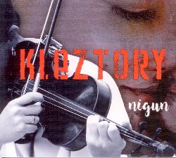 KLEZTORY :  NIGUN  (FINE MUSIC)

Kleztory  la pura anima del klezmer! Il quintetto canadese propone klezmer tradizionale e moderno di altissimo livello. La perfezione tecnica dei musicisti fa brillare l'essenza di questo genere: preparazione classica ed autodidattismo vanno di pari passo con uno straripante entusiasmo nell'esecuzione. In Nigun Kleztory ha dato vita ad un mosaico colorato di culture, che viene interpretato con grande virtuosismo ed intensit emotiva. La tracking list di Nigun propone sia brani originali dei componenti della band che melodie tradizionali klezmer dell'Europa dell'est, rielaborate dai musicisti con arrangiamenti moderni che prevedono anche suggestioni jazz, classiche e blues. Il risultato finale  un disco vivace, toccante, malinconico e pieno di gioia che trasmette tutta la passione, l'energia e l'umorismo con il quale  stato concepito dai cinque klezmorim canadesi.