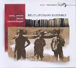 REVOLUTIONARY ENSEMBLE :  REVOLUTIONARY ENSEMBLE  (ENJA)

mid-price - La Revolutionary Ensemble  stato negli anni Settanta uno dei gruppi di riferimento per gli appassionati di jazz d'avanguardia, una nuova generazione di ascoltatori svezzati ai suoni del violino elettrico dalle musiche di Frank Zappa e da solisti innovativi come Jean-Luc Ponty e Sugarcane Harris. Il violinista della Revolutionary Ensemble, Leroy Jenkins,  cresciuto nello stesso ambito di questi musicisti, ma ha trovato il suo spazio musicale nell'ambito di un potente trio di free jazz al fianco del contrabbassista Sirone (Norris Jones) e del batterista Jerome Cooper. Il gruppo, formatosi nel 1971 dopo il trasferimento da Jerkins da Chicago a New York,  ha rivoluzionato la scena jazz della Grande Mela di quel tempo e dopo il suo scioglimento nel 1978 ha continuato a influenzare chiunque si approcci al free jazz. Questa nuova pubblicazione della bavarese Enja riporta alla luce una registrazione del 1977, originariamente pubblicata solo su vinile, in una nuova edizione a 24 bit.