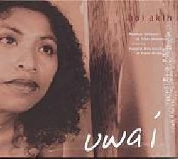 BOI AKIH :  UWA I  (ENJA)

mid-price - Monica Akihary (voce); Niels Brouwer (chitarra); Sandip Bhattacharya (tabla, balafon, percussioni); Ernst Reijseger (violoncello). Le radici ancestrali di Monica Akihary si trovano nelle Molucche, alcune delle pi remote isole dell'arcipelago indonesiano note agli amanti delle storie di pirati e corsari: anche se la musica del suo gruppo Boi Akih contiene una serie di riferimenti ai ritmi tradizionali delle Molucche,  soprattutto con i testi delle sue canzoni che Monica rende omaggio alle memorie della sua infanzia, cantando nella lingua - considerata quasi estinta dagli accademici linguisti - tuttora compresa e parlata da alcune comunit isolate nelle piccole isole Haraku. Sin dal 1998 Monica Akihary collabora con alcuni linguisti olandesi ed australiani nello studio della lingua harakunese e grazie a questi studi Boi Akih non solo tiene viva una tradizione quasi scomparsa, ma la propone in una forma poetica. Tuttavia l'intento di Boi Akih non  folkloristico ed il terzo album dell'ensemble Uwa I propone musiche originali composte dalla Akihary insieme al suo compagno Niels Brouwer interpretate da un quartetto che vede la coppia dare spazio al maestro indiano della tabla Sandip Bhattacharya (uno degli allievi di Ravi Shankar) e dall'olandese mago del violoncello Ernst Reijseger: il contributo di questi due musicisti si miscela splendidamente alla chitarra di Niels Brouwer ed alla voce della Akihary che crea raffinate tessiture sui ritmi esotici creati dai suoi compagni. Una vocalista eccezionale che invia le sue canzoni dritte nell'animo di chi ascolta.