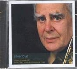 MARIANO CHARLIE :  SILVER BLUE  (ENJA)

mid-price - All'et di 83 anni Charlie Mariano continua ad essere uno dei sassofonisti pi versatili e creativi della scena jazz internazionale. Nel nuovo album Silver Blue Mariano seleziona i suoi favoriti brani di estrazione prettamente europea rielaborandoli in quartetto insieme a Jean Christophe Chalet (piano), Heiri Kanzig (basso), Marcel Papaux (batteria). Silver Blue  un album di ballads che mostra la delicatezza del suono di Mariano ed il suo approccio elegante e sensuale. Di origini italiane ma nato in america Charlie  cresciuto artisticamente con il jazz di estrazione americana ma in seguito al suo trasferimento in Europa ed in Asia ha assorbito diverse culture musicali e le ha integrate alle sue. Il risultato  un mix di originalit e forza comunicativa e questo album ne  una forte testimonianza.