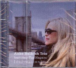 HELFRICH ANKE :  DEDICATION  (ENJA)

Anke Helfrich  una talentuosa pianista tedesca cresciuta in Namibia, la cui formazione jazzistica  avvenuta fra lOlanda e New York (dove ha studiato con Kenny Barron e Larry Goldings). Non sorprende quindi che la sua carriera abbia subito avuto un respiro internazionale, come la sua formazione. A partire dalla fine degli anni 90 si  esibita con varie formazioni in numerosi paesi diversi (Germania, Spagna, Italia, Francia, Polonia, Turchia, Svezia, Danimarca, Paesi Bassi, Bulgaria, Lituania, Croazia, Slovenia, Svizzera, Lussemburgo, Stati Uniti, Cina, Malesia, Sud Africa, Namibia, Mauritius) e ha collezionato diversi premi e riconoscimenti (lEuropean Jazz Competition nel 1996, il Hennessy Jazz Search del 1998 e il Jazz Award della citt di Worms nel 2003). Lo stile di Anke Helfrich  influenzato dalla tradizione jazzistica afro-americana e la sua musica  ispirata in particolare da musicisti come Thelonious Monk, Les McCann o Herbie Hancock, ma al contempo la pianista ha saputo sviluppare un proprio linguaggio molto personale. In questo nuovo lavoro Anke Helfrich  accompagnata da Tim Hagans (tromba e flicorno), Ardie Walser (voce), Martin Wind (contrabbasso) e Jonas Burgwinkel (batteria).