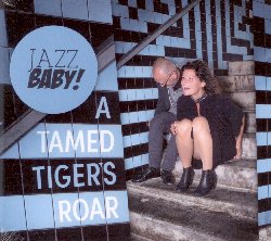 JAZZBABY! :  A TAMED TIGER'S ROAR  (ENJA)

Nessuna ideologia, grande libert� di movimento tra gospel dal gusto blues, cantautorato di alto livello, musica da camera e jazz: in una parola Jazzbaby!, ossia Stefanie Boltz (voce) and Christian Wegscheider (pianoforte a coda, fisarmonica). La visionaria vocalista di Monaco di Baviera Stefanie Boltz, conosciuta anche al fianco di Sven Faller nel duo Le Bang Bang, ha un timbro vocale unico che modula con grande maestria dando vita ad una gamma infinita di sfumature. Grazie alla sua passione per la musica alpina, la vocalista ha conosciuto il pianista tirolese Christian Wegscheider ed insieme hanno deciso di fare un disco. Il risultato � A Tamed Tiger's Roar, album ambizioso e mai scontato i cui brani sono stati scritti dai due artisti durante i primi mesi del lockdown. In questa occasione il duo Jazzbaby! si � ampliato comprendendo anche gli eccellenti musicisti Herbert Berger (flauto traverso, armonica a bocca), Fany Kammerlander (violoncello) e Jakob Lakner (clarinetto). A Tamed Tiger's Roar � stato descritto dalla Bayrischer Rundfunk con queste parole: Attraverso il blues Jazzbaby! guarda alle radici afroamericane del jazz per poi virare verso la chanson ed il pop. Una musica da camera poetica e groovy che, grazie alla fine articolazione ed alla guida vocale di Stefanie Boltz, risulta anche incredibilmente narrativa.