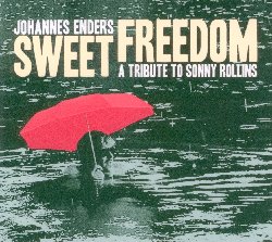 ENDERS JOHANNES :  SWEET FREEDOM - A TRIBUTE TO SONNY ROLLINS  (ENJA)

Con Sweet Freedom - A Tribute to Sonny Rollins, Johannes Enders, una delle voci europee pi interessanti del sax tenore, rende omaggio al 'saxophone colossus', leggenda vivente del jazz moderno e modello per innumerevoli generazioni di musicisti. Racconta il percussionista Howard Curtis III: Ci sono quattro caratteristiche del modo di suonare di Sonny Rollins che mi hanno sempre toccato: umorismo, intelligenza, spontaneit e un'innegabile padronanza dello strumento. Ascoltando queste tracce, mi sono accorto della somiglianza tra il modo di suonare di Rollins e quello di Johannes e che le quattro caratteristiche sono tutte confermate. In questo viaggio alla riscoperta dell'universo sonoro di Sonny Rollins, al fianco di Enders ci sono il prolifico bassista Henning Sieverts e la leggenda spagnola della batteria Jorge Rossy. Il risultato finale  un fantasioso tributo a Sonny Rollins che fa riferimento a molte delle registrazioni importanti di Sonny in modo reverenziale ma creativo e lungimirante e il formato trio offre molto spazio per godersi i meravigliosi suoni di tutti e tre i musicisti (Chris Potter).