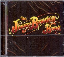 BOWSKILL JIMMY :  BACK NUMBER  (RUF)

Pochi artisti pubblicano il loro quinto album ad appena 21 anni e ancora di meno danno vita a quella et al miglior album di una carriera gi impressionante. Eppure questo  quello che ha fatto il formidabile cantante e chitarrista blues-rock Jimmy Bowskill con il suo nuovo album Back Number. Le doti di Jimmy Bowskill come chitarrista talentuoso e intenso cantante sono ormai note da tempo, ma  evidente come abbia saputo evolversi anche come autore. Ancora una volta troviamo al suo fianco il batterista Daniel Reiff e il bassista Ian McKeown, che sono stati sempre pi coinvolti nel processo di scrittura dei brani con risultati eccezionali. La band  un concentrato di energia e forza che trova in questo lavoro la sua sintesi migliore. Pur nel rispetto del classico suono di un trio blues-rock, in questo album il gruppo riesce a creare un'ampia gamma dinamica attingendo a sonorit diverse.