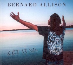 ALLISON BERNARD :  LET IT GO  (RUF)

Bernard Allison ha iniziato a suonare la chitarra elettrica e ad interessarsi alle radici della musica nera grazie a suo padre, la leggenda del blues americano Luther Allison (1939-1997) con cui si esib per la prima volta al Blues Festival di Chicago del 1983. Dopo aver imparato i segreti della tecnica dello slide da Johnny Winter e Stevie Ray Vaughan, nel 1989 Bernard si stabilisce a Parigi dove entra a far parte della band del padre e nel 1990 pubblica il suo primo album da solista. Bernard non si ferma mai. Let it Go, il suo ultimo album di studio,  gi considerato uno dei migliori dischi del 2018. Si tratta di un lavoro capace di lasciare la maggior parte dei musicisti a bocca aperta, ma per questa dinamo creativa, che ha ormai superato i cinquant'anni,  parte della normalit. Let it Go  una sorta di ritorno a casa del musicista, infatti l'album segna il rientro di Bernard Allison nella scuderia della Ruf, iconica etichetta blues tedesca creata nel 1994 che ha pubblicato gran parte dell'opera del padre di Bernard. Significativo  anche il fatto che Let it Go sia stato registrato, con la preziosa collaborazione del leggendario produttore musicale Jim Gaines, nel Bessie Blue Studio di Stantonville, Tennessee, ossia proprio nel luogo in cui  nato il blues. L'ultimo progetto discografico di Bernard Allison propone 12 tracce, la maggior parte delle quali sono suoi originali, composizioni caratterizzate da sonorit essenziali, senza molti abbellimenti, brani che hanno il loro centro nel suono della sessione ritmica basica. Insieme a John T. McGhee (chitarra ritmica), George Moye (basso), Mario Dawson (percussioni, tamburello) e Jose Ned James (sax nel brano Kiddo), Bernard Allison (voce, chitarre) regala al pubblico un album eccellente che non solo riconferma il suo grande talento di musicista, ma anche di straordinario compositore che non manca di omaggiare il padre con l'interpretazione di due suoi originali: You're Gonna Need Me e Castle.