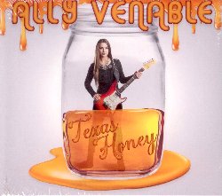 VENABLE ALLY :  TEXAS HONEY  (RUF)

Ally  il futuro del blues ha detto Mike Zito di Ally Venable, eccellente chitarrista e cantautrice americana, classe 1999, che ha iniziato la sua carriera nel coro della chiesa per poi seguire le orme dei suoi beniamini, il chitarrista Stevie Ray Vaughan e la vocalista Miranda Lambert.Texas Honey, album di debutto della promettente stella del blues,  stato registrato nei Marz Studios in Nederland, Texas, alla presenza del geniale Mike Zito nelle vesti di produttore. In questo progetto Ally Venable si  molto concentrata sulla scrittura delle canzoni, tutti suoi originali tranne Love Struck Baby di Stevie Ray Vaughan e Careless Love Blues di Spencer William e Martha E. Koenig. Nei suoi brani, la talentuosa cantautrice racconta le esperienze pi significative della sua giovane, ma intensa esistenza, regalando all'ascoltatore un appassionante viaggio nella vita di una ventenne americana. Ascoltando Texas Honey  facile intuire che questo  solo il primo tassello nella carriera di un'artista che far molto parlare di s.