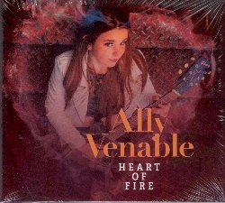 VENABLE ALLY :  HEART OF FIRE  (RUF)

A causa della pandemia la scena musicale  stata letteralmente ridotta al silenzio. Tuttavia con Heart of Fire, Ally Venable dimostra di non essere stata fagocitata dalla terribile situazione che stiamo vivendo. Il disco  stato realizzato al Bessie Blue Studio di Stantonville, nel Tennessee, lo scorso febbraio con il produttore di fama mondiale Jim Gaines. Venable si  concentrata molto sulla scrittura che vanta un'incondizionata onest a cui non  facile arrivare. Il tema attorno al quale ruota tutto il progetto  il superamento degli ostacoli che ci impediscono di andare avanti. Heart of Fire ha le stesse sonorit che si potrebbero ascoltare in un campo di battaglia: chi ha partecipato ad un concerto di Ally Venable conosce bene l'esplosivit con cui suona la sua chitarra. In un mondo pieno di pop elettronico, Ally preferisce affilati riff di chitarra che ricordano i Led Zeppelin come in Hard Change e Do It in Heels. In Bring on The Pain con lei c' il suo collega Kenny Wayne Shepherd, mentre nella malinconica Road to Nowhere al suo fianco c' Devon Allmann. Poi la giovane texana offre un'innovativa versione di Use Me di Bill Withers che, attraverso le congas, diventa pi ritmata dell'originale. Sprezzante, appassionato, onesto e crudo, Heart Of Fire  un album di cui c' bisogno in questo momento storico, realizzato da un'artista che si rifiuta di aspettare che la tempesta passi, ma che preferisce ballare sotto la pioggia.