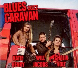 HENRY KATIE / JACOBS WILL / VOLT GHALIA :  BLUES CARAVAN 2022 (CD+DVD)  (RUF)

Ogni anno dal 2005, l'etichetta tedesca Ruf organizza un progetto chiamato Blues Caravan: viene data la possibilit a tre talentuosi artisti di esibirsi e di farsi conoscere dal grande pubblico. Dopo lo stop imposto dal coronavirus, il 9 marzo del 2022 Katie Henry, Will Jacobs e Ghalia Volt hanno tenuto uno splendido concerto al Caf Hahn di Coblenza. La performance  stata immortalata live e viene proposta da casa Ruf nel progetto Blues Caravan 2022 che comprende un disco e un dvd. Katie Henry  un'artista unica nel suo genere: sul palco canta e suona pianoforte e chitarra elettrica con uno stile che comprende rock, roots, r&b, soul, funk e pop. Per certi versi ricorda Bonnie Raitt, ma il suo genuino carisma, il suo onesto modo di scrivere canzoni e l'impressionante abilit come musicista la rendono davvero unica. Will Jacobs  un artista blues, r&b e soul originario di Chicago, molto noto per l'intensit con cui si esprime nei live. Chitarrista, cantautore e anche produttore, Jacobs ha riscosso un enorme successo al Memphis International Blues Showcase del 2009 e vanta tour con artisti come CJ Chenier. Originaria di Bruxelles, Ghalia Volt vive negli Stati Uniti da molti anni dove ha avuto modo di interiorizzare il blues originale come nessun altro artista europeo. La cantante e chitarrista, inizialmente nota come front woman dei Mama's Boys di New Orleans, ha pubblicato nel 2019 il suo album Mississippi Blend che ha consolidato la sua reputazione e nel 2021 One Woman Band che ha fatto conoscere a tutti le sue eccellenti capacit di polistrumentista. Con questi artisti Blues Caravan 2022  sicuramente un disco da non perdere!