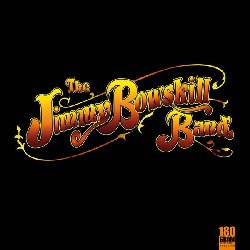 BOWSKILL JIMMY :  BACK NUMBER  (RUF)

Pochi artisti pubblicano il loro quinto album ad appena 21 anni e ancora di meno danno vita a quella et al miglior album di una carriera gi impressionante. Eppure questo  quello che ha fatto il formidabile cantante e chitarrista blues-rock Jimmy Bowskill con il suo nuovo album Back Number. Le doti di Jimmy Bowskill come chitarrista talentuoso e intenso cantante sono ormai note da tempo, ma  evidente come abbia saputo evolversi anche come autore. Ancora una volta troviamo al suo fianco il batterista Daniel Reiff e il bassista Ian McKeown, che sono stati sempre pi coinvolti nel processo di scrittura dei brani con risultati eccezionali. La band  un concentrato di energia e forza che trova in questo lavoro la sua sintesi migliore. Pur nel rispetto del classico suono di un trio blues-rock, in questo album il gruppo riesce a creare un'ampia gamma dinamica attingendo a sonorit diverse.