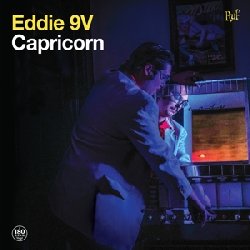 EDDIE 9V :  CAPRICORN  (RUF)

Gli studi della Capricorn Records, in Georgia, sono una vera istituzione del Southern Rock: al loro interno hanno registrato artisti del calibro di Otis Redding, Al Green e Percy Sledge. Questo luogo magico e le band che si sono succedute al suo interno hanno spinto il chitarrista di Atlanta Eddie 9V ad abbandonare la scuola a 15 anni per intraprendere la carriera artistica. Finalmente nel dicembre 2021, il musicista 26enne ha varcato la soglia dei Capricorn Studios con un gruppo di 11 eccellenti musicisti roots per registrare il suo terzo album che non poteva che essere intitolato Capricorn. Racconta Eddie: C'era un'eccitazione travolgente nell'essere in uno studio cos leggendario. In un mondo in cui tutti cercano di suonare al meglio, io sto cercando di suonare a modo mio. Voglio sempre che l'ascoltatore si senta come se fosse nella stanza con noi. Quindi se un pedale della batteria cigolasse o qualcuno ridesse durante la registrazione del disco, non taglierei niente. E' il nostro modo di imprimere il nostro marchio sulle canzoni. Eddie 9 Volt, al secolo Brooks Mason, propone un disco di canzoni che si ispirano all'atmosfera che si respirava ai Capricorn Studios negli anni '60, ma anche alla sua stessa vita privata. Racconta il chitarrista: Prendi la canzone It's Goin' Down. Riguarda davvero la mia lotta con l'alcol, la pericolosa vita notturna dei bar e le droghe che ti vengono offerte nell'industria musicale. Ma poi, uno dei miei brani preferiti, Yella Alligator, parla di una festa psichedelica immaginaria.... Allo stesso tempo, Capricorn  un album di elettrizzanti contrasti musicali. Down Along the Cove di Bob Dylan propone un combattivo blues-rock, seguito dalla sottile voce solista di Khristie French nello spirituale Mary Don't You Weep. Mellow Missouri  un brano polveroso come una grande sessione soul perduta, mentre gli ottoni colpiscono gli accordi vitrei di I'm Lonely. L'album si conclude con le risate di Eddie che, quando si rende conto di non aver altro da offrire, dice: Devo uscire da questa stanza...!.