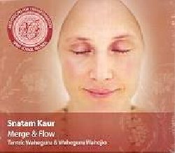 KAUR SNATAM :  MEDITATIONS FOR TRANSFORMATION - MERGE & FLOW  (SPIRIT VOYAGE)

 Meditations for Transformation - Merge & Flow, album appartenente alla fortunata serie Meditations for Transformation che Snatam Kaur ha creato pensando agli appassionati di yoga, contiene un'interpretazione di 32 minuti del mantra Waheguru Wahejioed ed una di 31 minuti del mantra Tantric Waheguru. Entrambi questi mantra esprimono l'estasi della grazia che si prova sperimentando il tutto, quando l'anima passa dal buio dell'ignoranza alla luce della conoscenza. L'album  arricchito da un libretto contenente una dettagliata descrizione dei mudra da utilizzare praticando la meditazione, oltre ad un'interessante spiegazione dei benefici che si traggono nel praticare lo yoga. Meditations for Transformation - Merge & Flow  l'album adatto per coloro che vogliono guardare all'interno di s stessi e scoprire la bellezza innocente del proprio cuore.