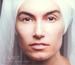SIMRIT :  FROM THE ANCIENT STORM  (SPIRIT VOYAGE)

Per Simrit il canto non  un'esibizione, ma un atto di devozione nei confronti del Divino. La sua voce e la sua musica riflettono questa dedizione che riesce a prendere forma senza il minimo sforzo: queste sono le lusinghiere parole utilizzate da Snatam Kaur per descrivere la sua giovane e talentuosa collega. Solo dopo un'ora dalla sua uscita, From the Ancient Storm, nuovo album di Simrit, ha raggiunto il primo posto della World Chart di iTunes, conquistando un ambito terzo posto della Billboard Music Chart di musica new age. Apprezzata per la sua voce ammaliante ed ipnotica, in From the Ancient Storm Simrit propone sonorit senza tempo che trasportano gli ascoltatori nel regno sonoro degli dei, condividendo con loro le profondit pi intime del suo cuore. Grazie alla voce di Simrit che comunica con umanit ed amore ed alle dolci melodie che l'accompagnano, From the Ancient Storm  l'album ideale per lasciarsi trasportare lontano alla scoperta di segreti paesaggi interiori.