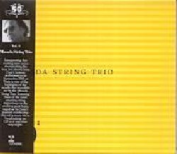 MASADA STRING TRIO :  50th BIRTHDAY CELEBRATION VOL.  1  (TZADIK)

Birthday Celebration series - Greg Cohen (basso), Mark Feldman (violino), Erik Friedlander (violoncello), John Zorn (direzione). Si parla ancora delle celebrazioni musicali del 50 compleanno di John Zorn e, se non sei stato abbastanza fortunato da trovarti al Tonic di New York nel settembre 2003, la serie Birthday Celebration ti far partecipare allo spettacolo. Tutti i cd della collana sono splendidamente registrati ed i concerti sono stati selezionati uno per uno dallo stesso Zorn. Inaugura la serie uno dei concerti pi attesi del mese, quello del Masada String Trio, composto da tre dei pi sorprendenti improvvisatori su strumento a corda dell'intero pianeta, in forma smagliante e galvanizzati dall'ispirata conduzione di John Zorn. 50th Birthday Celebration vol.  1  un album davvero mozzafiato che documenta l'irripetibile atmosfera di quella speciale serata.