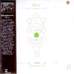 KLEZMERSON :  TIFERET - BOOK BERI'AH VOL. 6  (TZADIK)

Archival Series (file under avantgarde/jazz/Jewish) - Benjamin Shwartz, Carina Lopez, Gustavo Nandayapa, Maria Emilia Martinez, Federico Schmucler, Carlos Metta, Mauricio Moro 'Osito', Chatran Gonzalez, Jair Alcala, Jose Paquito Hernandez, Bernardo Ron, Alex Otaola, Tod Clouser, Misha Marks, Fausto Palma, Dan Zlotnik, Edson Ontiveros, Rolando Morejon, Omar Medina, Jarana, Leona. Di stanza in Messico, Klezmerson  un ensemble super-creativo ed in continua evoluzione condotto dal violinista, compositore ed arrangiatore Benjamin Schwartz. In questo nuovo album interpretano le musiche dell'acclamato Book of Angels con arrrangiamenti selvaggi che miscelano una variet di tradizioni musicali messicane con le sonorit Masada. Con strumenti a corda acustici ed elettrici, tastiere, fisarmoniche, sax e naturalmente una nutrita serie di percussioni latine, Tiferet  uno dei pi deliziosi e fantasiosi cd del Book Beri'Ah.