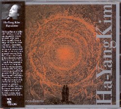 KIM HA-YANG :  THREADSUNS  (TZADIK)

Composer Series (file under avantgarde/classical) - Ari Streisfeld, Christopher Otto, John Pickford Richards, Kevin McFarland.  Ha-Yang Kim  violoncellista e compositrice di incredibile originalit, le cui influenze spaziano tra musica classica occidentale, sperimentalismo americano, rock, jazz, musica d'improvvisazione e tradizioni musicali non occidentali classiche da Bali, Corea e India meridionale. Per il suo secondo cd per la new-yorkese Tzadik, Kim presenta una notevole nuova composizione per quartetto d'archi, interpretata dal rinomato JACK Quartet. Dedicato al poeta ebreo Paul Celan, Threadsuns combina sonorit tradizionali a particolari tecniche di allungamento delle corde, per creare ad un poetico mondo di lirismo, armonia e struttura. Un'imperdible nuova opera da questa tagliente compositrice coreana.