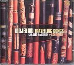 MCMAHON CHARLIE & GONDWANA :  DIDJERIDU TRAVELLING SONGS  (ARC)

Charlie McMahon � uno dei pi� esperti interpreti del dijeridu, con alle spalle 40 anni di attivit� ed esperienze come membro del gruppo australiano Midnight Oil, che riscosse fama internazionale a cavallo tra gli anni '70 ed '80 e come fondatore del Gondwanaland Project, responsabile della pubblicazione nel 1983 di Terra Incognita il primo album al mondo dedicato alle primordiali sonorit� del dijeridu. L'australiano Charlie McMahon inizi� a suonare l'antico strumento tradizionale aborigeno gi� all'et� di sei anni diventandone uno dei pi� virtuosi interpreti: non essendo aborigeno non ha mai pensato di mimare sul palco le danze ancestrali degli originari abitanti del continente ma piuttosto di sviluppare nuovi stili musicali associando le sonorit� gutturali di questo straordinario strumento intagliato in un ramo di eucalipto, a quelle della musica occidentale. L'ultima tourn�e europea dei Gondwanaland - che risale al 1999 - ha visto il gruppo dividere il palco con Dr. John, Femi Kuti, Garbage e John Cale, ottenendo un successo ancora pi� sostanzioso di quello dei Midnight Oil. Dopo essersi fatto largamente apprezzare con il suo precedente best seller per casa Arc Tjilatjila - Didjeridu Vibrations, McMahon d� il meglio di s� con Didjeridu Travelling Songs, un album che ci permette di ammirare la complessit� e la precisione delle affascinanti sonorit� primordiali del dijeridu, che, anche se affiancato da una ricca selezione di strumenti acustici, determina di volta in volta lo stile di ciascun brano. Un album da non perdere.