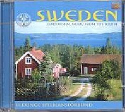 BLEKINGE SPELMANSFORBUND :  SWEDEN - TRADITIONAL MUSIC FROM THE SOUTH  (ARC)

Il Blekinge Spelmansforbund  nato nel 1950 con lo scopo di riscoprire e preservare la tradizione musicale svedese: i fondatori ricostruirono e fecero tornare in vita antichi strumenti ormai desueti anche dedicandosi alla trascrizione di melodie e testi raccolti nel vasto paese scandinavo. Anche premiato per questa sua attivit di ricerca, lo Spelmansforbund  strettamente collegato al grande revival della musica folk tradizionale vissuto in Svezia tra il 1975 ed il 1985, che ha anche profondamente influenzato la generazione di giovani musicisti svedesi ora cresciuti e diventati alcuni dei pi vitali musicisti jazz europei. Dopo mezzo secolo dalla sua nascita il Blekinge Spelmansforbund consiste ora di molte piccole formazioni (spelmanslag) che organizzano festival e corsi di studio per tramandare alle future generazioni un ricchissimo patrimonio musicale. Sweden - Traditional Music from the South  arricchito da un sostanzioso libretto con dettagliate informazioni su ciascuna registrazione e cenni sulla storia della musica svedese.