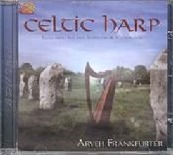 FRANKFURTER ARYEH :  CELTIC HARP  (ARC)

Oltre ad essere un dei pi virtuosi interpreti dell'arpa celtica, Aryeh Frankfurter  anche un arrangiatore profondamente ispirato capace di infondere nuova vita ad una serie di note composizioni tradizionali e di scoprirne di incantevoli che in pochi conoscono. Dopo aver iniziato a prendere lezioni di violino sin dall'et di tre anni, Aryeh ha incontrato l'arpa celtica a quindici anni, restandone completamente affascinato per le sue speciali sonorit e possibilit armoniche: il suo album d'esordio del 1995, The Secret Bride, ottiene un immediato successo spingendo l'arpista a dedicarsi a lunghe tourne che lo hanno reso noto anche al di l dei confini nazionali. Celtic Harp propone classici del pi noto compositore irlandese, l'arpista cieco Turlough O'Carolan vissuto a cavallo tra il XVII ed il XVIII secolo, insieme a melodie provenienti dalla Scozia e dai paesi scandinavi: un viaggio affascinante per scoprire le sonorit senza tempo dell'arpa celtica ed immergersi in un'atmosfera rilassante, quasi antica, distante mille miglia dai nostri caotici centri urbani.