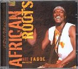 TAGOE NII :  AFRICAN ROOTS  (ARC)

Considerato uno dei migliori percussionisti africani, Nii Tagoe ha contribuito al successo di una lunga serie di importanti formazioni come Baka Beyond, di cui  il principale percussionista, African Headcharge e gli immortali Osibisa. Con African Roots Tagoe propone una collezione di tradizionali ritmi percussivi africani affiancati da strumentazione acustica tradizionale e contemporanea. Emmanuel Nii Okai Tagoe  nato nel 1974 ad Accra, in Ghana, da una famiglia di maestri percussionisti da cui ha ereditato il suo talento per il ritmo e la danza: dopo aver studiato le antiche forme tribali delle diverse regioni del Ghana, sin dal 1990 viaggia attraverso l'intero continente africano per imparare i ritmi e le danze tradizionali delle antiche culture locali e preservarne lo spirito. Grazie al successo internazionale ed alle tourne intraprese con i gruppi con cui ha suonato, Tagoe, che ora risiede in Gran Bretagna, ha potuto viaggiare in medio ed estremo oriente, in Australia ed in America dove ha continuato ad imparare dagli artisti incontrati di volta in volta, ampliando i suoi orizzonti musicali ed il suo bagaglio di esperienza. African Roots  uno splendido album pieno di ritmo che ti trasporta nel cuore pulsante dell'Africa.