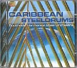 SOUTHSIDE HARMONICS STEEL ORCHESTRA :  CARIBBEAN STEELDRUMS  (ARC)

mid-price - Nata dall'ingegno della povert, la steel orchestra  diventata uno dei simboli della genialit musicale caraibica. Le steel band nacquero a Trinidad alla fine degli anni '30 del XX secolo, quando qualche musicista in bolletta si rese conto che battendo in vari punti del coperchio di un barile vuoto di petrolio si potevano ottenere sonorit diverse. Per intonare questi rudimentali strumenti si rendeva la superficie concava e successivamente la si suddivideva - con un fine lavoro di cesello - in diverse sezioni, ciascuna contraddistinta dalla nota emessa quando quella sezione veniva percossa. Ogni sezione andava quindi intonata perfettamente sempre lavorando sulla superficie inferiore della latta. L'opera era completa solo quando l'acciaio veniva infine nuovamente temperato sul fuoco ed ogni sezione subiva una nuova accordatura tenendo presente che ciascuna sezione deve sempre essere in armonia con le sezioni vicine e che ogni strumento dell'orchestra deve essere intonato agli altri... Un lavoro complesso che riesce a creare le splendide sonorit che chiunque sia stato nei Caraibi - o in Europa al carnevale di Notting Hill Gate a Londra - ha potuto apprezzare. Interpretato dalla Southside Harmonics Steel Orchestra, Caribbean Steeldrums propone una serie di classici rivisitati dalla magia delle sonorit di una delle migliori steel orchestra.