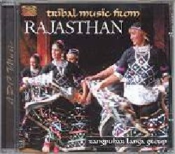 RANG PUHAR LANGA GROUP :  TRIBAL MUSIC FROM RAJASTHAN  (ARC)

Situato nel nord-ovest dell'India ai confini con il Pakistan, fino all'indipendenza, nella sua struttura politica e sociale, lo stato del Rajasthan era completamente feudale: l'intera regione era suddivisa in vari regni governati da monarchie indipendenti ed ai nostri giorni  restata la parte dell'India che ha assorbito la minor influenza britannica ed occidentale. La popolazione del Rajasthan  composta per la gran parte dalla classe media, come ovunque in India, che per convive con i principi discendenti dalle antiche dinastie regnanti e con una grande variet di comunit tribali. Con Tribal Music from Rajasthan il Rang Puhar Langa Group, interamente composto da musicisti imparentati tra loro che fanno parte di una grande famiglia di musicisti che tramanda le tradizioni musicali di padre in figlio da generazioni, propone una splendida selezione di musiche della tradizione gypsy del Rajasthan interpretate dal tipico organetto harmonium e dalle percussioni dhol e dholak. Il ricco booklet propone foto ed informazioni sugli strumenti musicali utilizzati e su ciascuna registrazione.