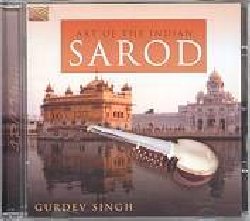 SINGH GURDEV :  ART OF THE INDIAN SAROD  (ARC)

mid-price - Discendente del rabat persiano, il sarod  uno dei principali strumenti melodici della musica indostana, arrivato in India attraverso il Pakistan grazie alle vie del commercio che hanno sempre fatto da tramite culturale tra i diversi paesi. Questo liuto tipico dell'India del nord  composto da un manico piuttosto corto, una tastiera triangolare metallica e da una cassa armonica dalle piccole dimensioni. Come il sitar questo strumento cordofono a pizzico  dotato di corde melodiche utilizzate per eseguire la melodia e di corde di bordone usate per l'accompagnamento. Gurdev Singh  uno dei pi famosi interpreti del sarod, conosciuto in tutto il mondo per i numerosi concerti tenuti in Canada, Usa, India e Gran Bretagna. Gurdev Singh  nato in India nel 1948 dove inizi a studiare musica gi da bambino. La vera svolta nella vita di questo musicista avvenne nel 1967 grazie all'incontro con l'insuperabile maestro di sarod Ustad Amjad Khan che lo prese sotto la sua ala protettiva trasmettendogli tutte le sue conoscenze musicali. In Art of the Indian Sarod Gurdev Singh, per l'occasione accompagnato dall'abile tablista Navinder Singh, d prova del proprio straordinario talento affinato in anni di studio. Art of the Indian Sarod  l'essenza stessa della musica classica indiana: le sonorit create dal sarod sapientemente suonato da Gurdev Singh trasmettono tutta la passione di questo artista per la musica indiana facendo vivere emozioni indimenticabili a chi ascolta.