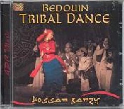 RAMZY HOSSAM :  BEDOUIN TRIBAL DANCE  (ARC)

Con Bedouin Tribal Dance il Sultano dello Swing, Hossam Ramzy, ci invita ad apprezzare i ritmi tribali del folclore beduino del nord Africa e della penisola arabica con una selezione di brani tradizionali da sempre suonati per matrimoni ed altre festose celebrazioni. Oltre alle trib distribuite nei deserti del nord Africa e dell'Arabia, i Beduini ai nostri giorni vivono anche nelle citt: li puoi vedere guidare una Mercedes od usare il telefonino ma quello che li rende diversi  la quasi innata capacit di orientarsi grazie a stelle e pianeti senza bisogno di bussole o navigatori satellitari, di capire se deve piovere solo annusando l'aria e di leggere nell'animo delle persone solo guardandole negli occhi. Una cultura tradizionale ricchissima che ha saputo assimilare nel corso dei secoli i principali elementi musicali dei diversi invasori, coniugandola con la tradizione orale e con il fitto scambio di informazioni tra le varie trib attraverso le carovane che attraversano anche ai nostri giorni i deserti. Bedouin Tribal Dance  un album ideale per ballare con potenti ritmi arabi, diversi, anche se assimilabili, da quelli specifici per la danza del ventre, accompagnati dalle percussioni del sorprendente Hossam Ramzy. L'album  arricchito dalle preziose e dettagliate informazioni e dalle foto a colori contenute nel libretto.