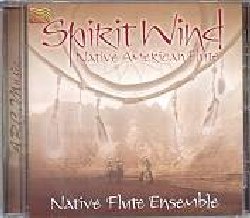 NATIVE FLUTE ENSEMBLE :  SPIRIT WIND - NATIVE AMERICAN FLUTE  (ARC)

Ritornato alla ribalta negli ultimi anni grazie al nuovo interesse per la cultura dei Nativi americani, il flauto tradizionale, definito dai Lakota 'enlightening breath' (respiro illuminanente), sta vivendo un momento di profonda rinascita. Uno dei gruppi pi attivi nella riscoperta di questo strumento  il Native Flute Ensemble che propone un album appassionante, Spirit Wind - Native American Flute, dove le melodie del flauto sono affiancate dai tamburi pow-wow, usati durante le assemblee delle trib del nord America, e dai classici sonagli. Esistono vari tipi di flauto, ma il piu diffuso  quello dei Plains Indians, usato per corteggiare le donne. Secondo la tradizione, un uomo per conquistare l'amata doveva recarsi nella foresta alla ricerca di un legno speciale con cui costruire il flauto e comporre una melodia mai udita che ammaliasse la giovane al punto di arrendersi all'amore dell'uomo. Lungo tra i 15 e 20 cm a questo flauto veniva data la forma di uno spirito animale, come l'aquila o il pesce, per infondergli particolari poteri. Pi diffuso nella parte sud-occidentale d'America  invece il 'medicine flute', usato dagli Apache durante le cerimonie religiose o per particolari riti propiziatori o di guarigione. Spirit Wind - Native American Flute  un meraviglioso racconto musicale di storie suggestive e mistiche, basate sugli antichi miti degli indiani d'America. Le coinvolgenti combinazioni che intrecciano le melodie del flauto dei Nativi, percussioni tribali, tastiere e suoni della natura, trasportano l'ascoltatore in paesaggi sonori mozzafiato, specchio fedele della fiera bellezza di questo popolo.