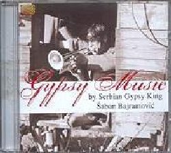 BAJRAMOVIC SABAN :  GYPSY MUSIC  (ARC)

mid-price - Indimenticabile interprete della cultura musicale serba, considerato il Re della musica gypsy serba, Saban Bajramovic (1936-2008) ha dedicato la propria vita alla musica. Non ci sono informazioni precise sulla sua carriera artistica in quanto Saban non ha mai avuto manager o agenti n tantomeno un biografo, ma esperti conoscitori della cultura gypsy sono d'accordo nel considerarlo una delle principali figure della storia della musica serba, capace di incantare il pubblico di tutto il mondo con le sue numerose partecipazioni a colonne sonore, compresa quella del grande successo Gatto Nero Gatto Bianco di Emir Kusturica. Avendo frequentato la scuola solo per qualche anno, Saban Bajramovic ha imparato a suonare per strada e nel carcere serbo di Goli Otok dove fu rinchiuso per aver disertato. Gypsy Music raccoglie alcune mirabili interpretazioni di Saban Bajramovic che canta accompagnato dalla sua band Black Mamba. Le note di fisarmonica, violino, clarinetto, sax, chitarra, tromba e percussioni mettono in risalto la calda voce di Bajramovic che, con uno stile dal perfetto sapore balcanico, interpreta brani della tradizione gitana. Gypsy Music  ulteriormente arricchito da un sostanzioso libretto con interessanti informazioni sui brani proposti.